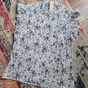 NWT Adiva Ruffle Sleeve Lightweight Top